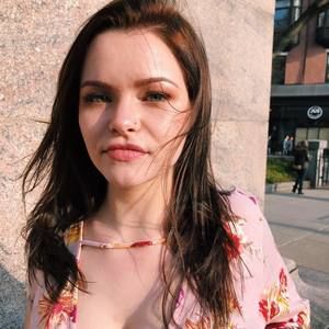 Meet your Posher, Becca